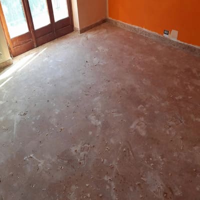 Stato iniziale prima dei lavori di lucidatura pavimento in marmo di trani